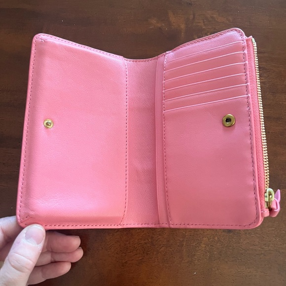 Tory Burch Handbags - Tory Burch Pink Bi-Fold Leather Wallet with Zip Coin Pocket